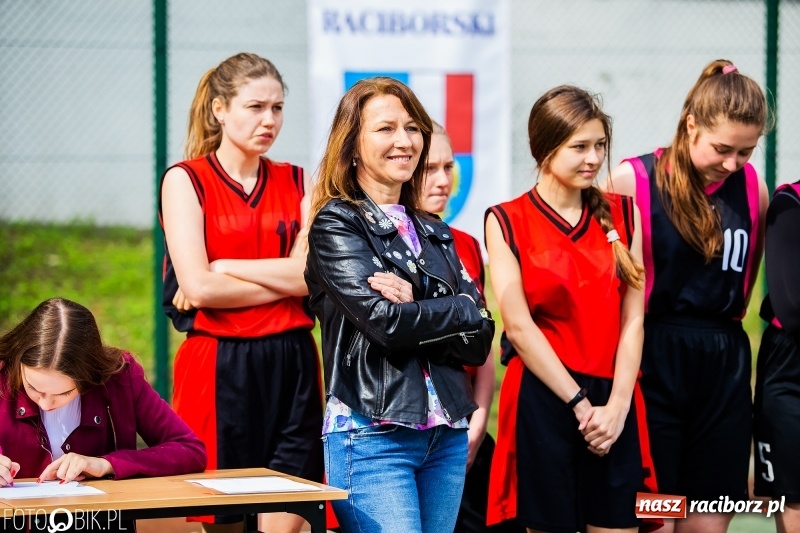 Zdjęcie w galerii na portalu naszraciborz.pl: W Ekonomiku rywalizowali w rozgrywkach streetballa wiadomości z regionu