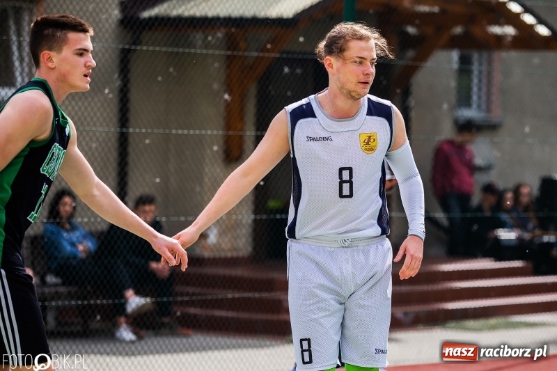 Zdjęcie w galerii na portalu naszraciborz.pl: W Ekonomiku rywalizowali w rozgrywkach streetballa wiadomości z regionu