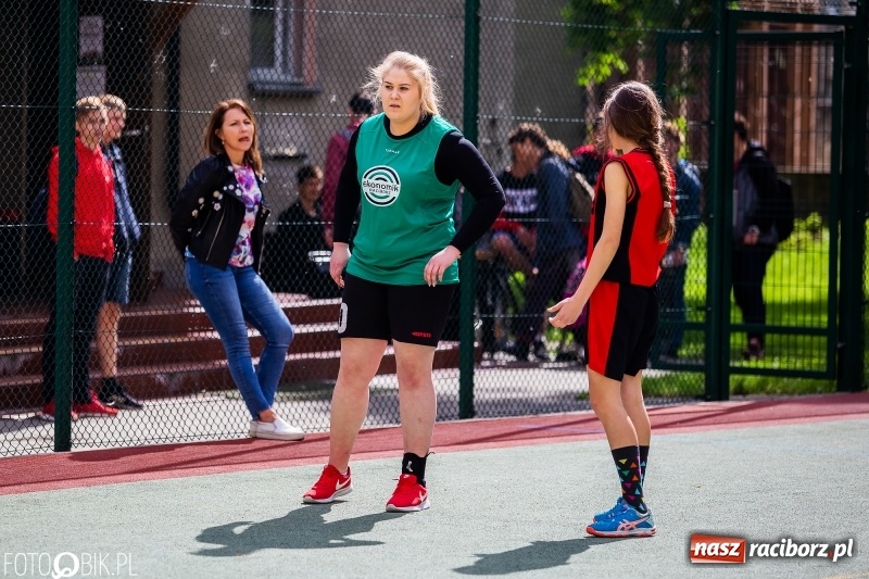 Zdjęcie w galerii na portalu naszraciborz.pl: W Ekonomiku rywalizowali w rozgrywkach streetballa wiadomości z regionu