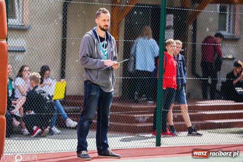 Zdjęcie w galerii na portalu naszraciborz.pl: W Ekonomiku rywalizowali w rozgrywkach streetballa wiadomości z regionu