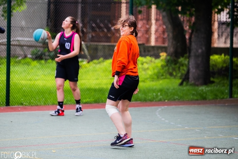 Zdjęcie w galerii na portalu naszraciborz.pl: W Ekonomiku rywalizowali w rozgrywkach streetballa wiadomości z regionu