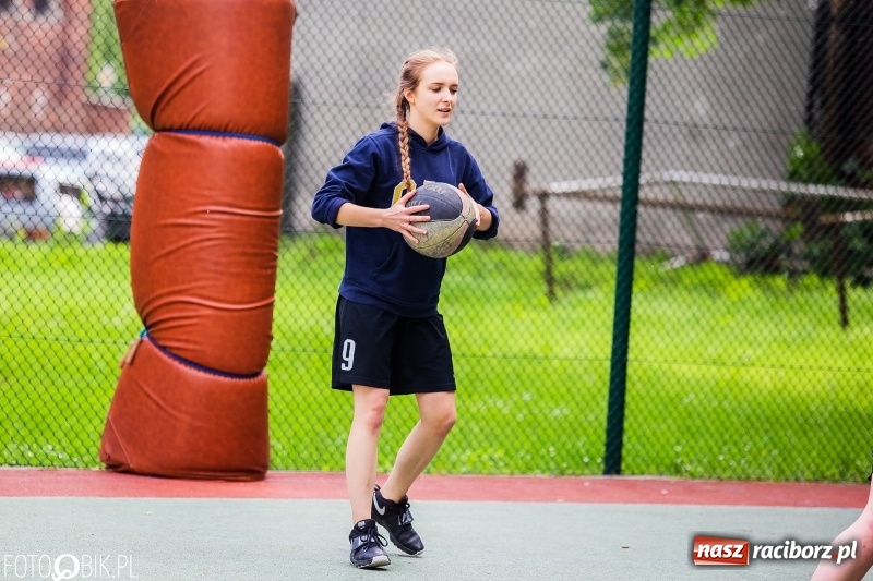 Zdjęcie w galerii na portalu naszraciborz.pl: W Ekonomiku rywalizowali w rozgrywkach streetballa wiadomości z regionu