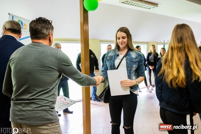 Zdjęcie w galerii na portalu naszraciborz.pl: Powiatowe Zawody Strzeleckie dla młodzieży szkół ponadgimnazjalnych wiadomości z regionu