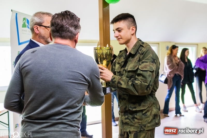 Zdjęcie w galerii na portalu naszraciborz.pl: Powiatowe Zawody Strzeleckie dla młodzieży szkół ponadgimnazjalnych wiadomości z regionu