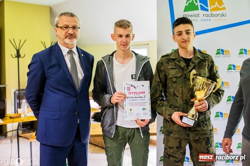 Zdjęcie w galerii na portalu naszraciborz.pl: Powiatowe Zawody Strzeleckie dla młodzieży szkół ponadgimnazjalnych wiadomości z regionu