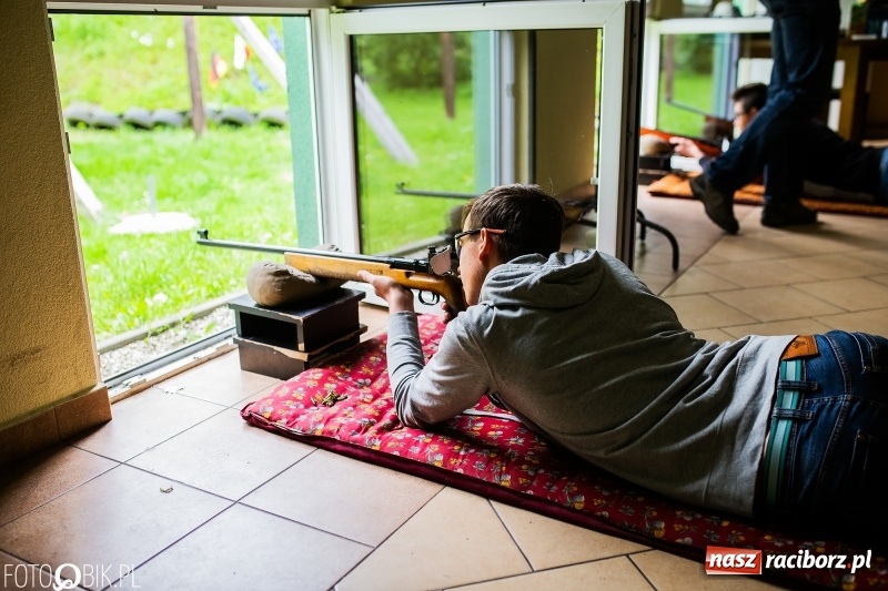 Zdjęcie w galerii na portalu naszraciborz.pl: Powiatowe Zawody Strzeleckie dla młodzieży szkół ponadgimnazjalnych wiadomości z regionu