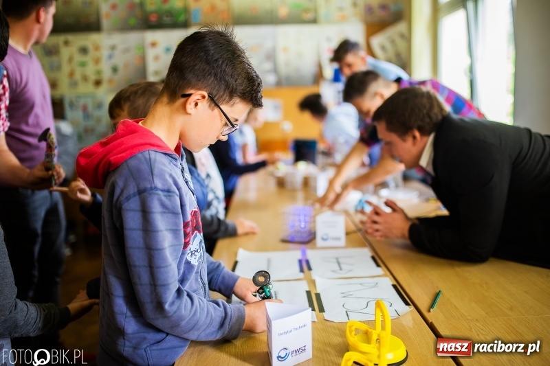Zdjęcie w galerii na portalu naszraciborz.pl: Fascynujący świat techniki. Dzień Dziecka w PWSZ  wiadomości z regionu