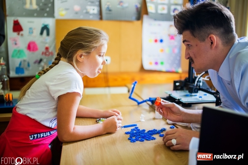 Zdjęcie w galerii na portalu naszraciborz.pl: Fascynujący świat techniki. Dzień Dziecka w PWSZ  wiadomości z regionu
