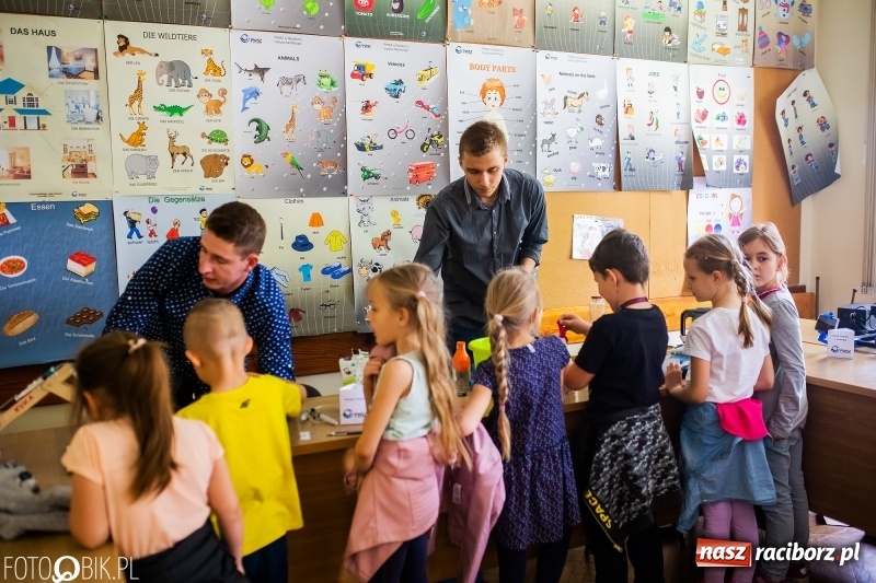 Zdjęcie w galerii na portalu naszraciborz.pl: Fascynujący świat techniki. Dzień Dziecka w PWSZ  wiadomości z regionu