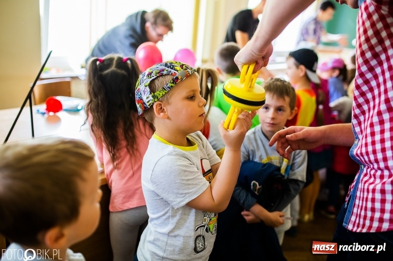 Zdjęcie w galerii na portalu naszraciborz.pl: Fascynujący świat techniki. Dzień Dziecka w PWSZ  wiadomości z regionu
