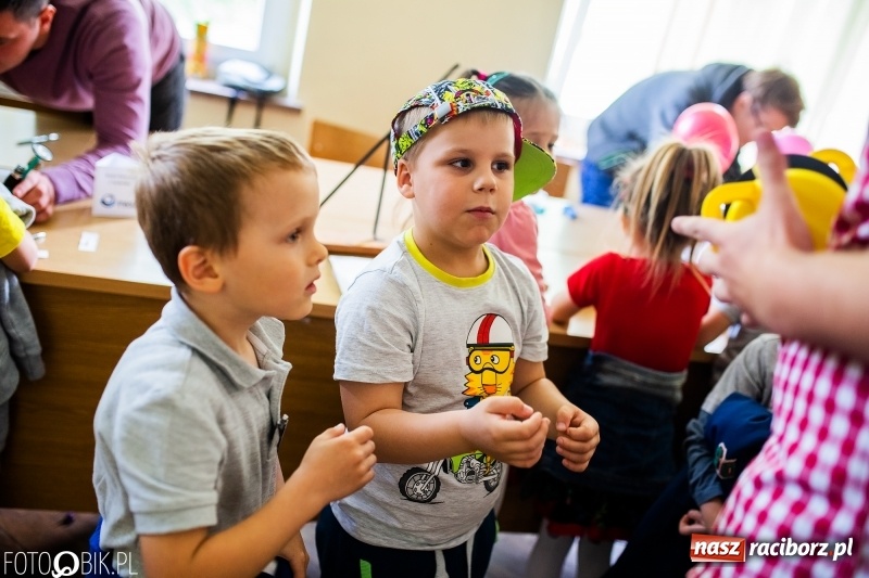 Zdjęcie w galerii na portalu naszraciborz.pl: Fascynujący świat techniki. Dzień Dziecka w PWSZ  wiadomości z regionu