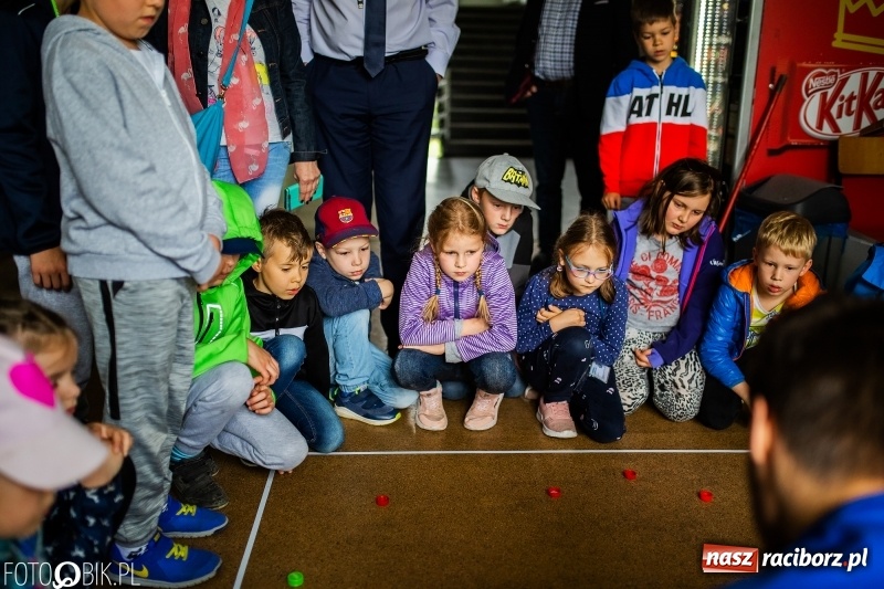 Zdjęcie w galerii na portalu naszraciborz.pl: Fascynujący świat techniki. Dzień Dziecka w PWSZ  wiadomości z regionu
