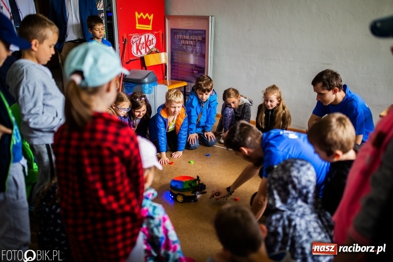 Zdjęcie w galerii na portalu naszraciborz.pl: Fascynujący świat techniki. Dzień Dziecka w PWSZ  wiadomości z regionu