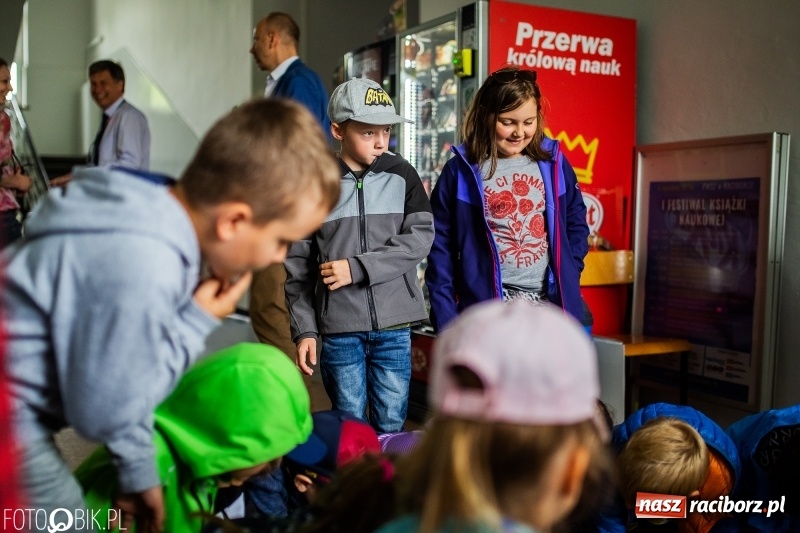 Zdjęcie w galerii na portalu naszraciborz.pl: Fascynujący świat techniki. Dzień Dziecka w PWSZ  wiadomości z regionu