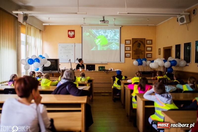 Zdjęcie w galerii na portalu naszraciborz.pl: Fascynujący świat techniki. Dzień Dziecka w PWSZ  wiadomości z regionu