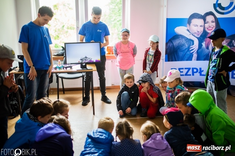 Zdjęcie w galerii na portalu naszraciborz.pl: Fascynujący świat techniki. Dzień Dziecka w PWSZ  wiadomości z regionu