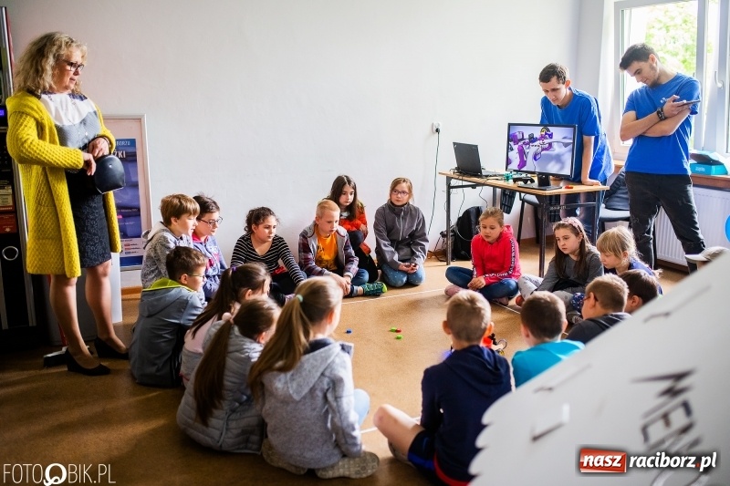 Zdjęcie w galerii na portalu naszraciborz.pl: Fascynujący świat techniki. Dzień Dziecka w PWSZ  wiadomości z regionu