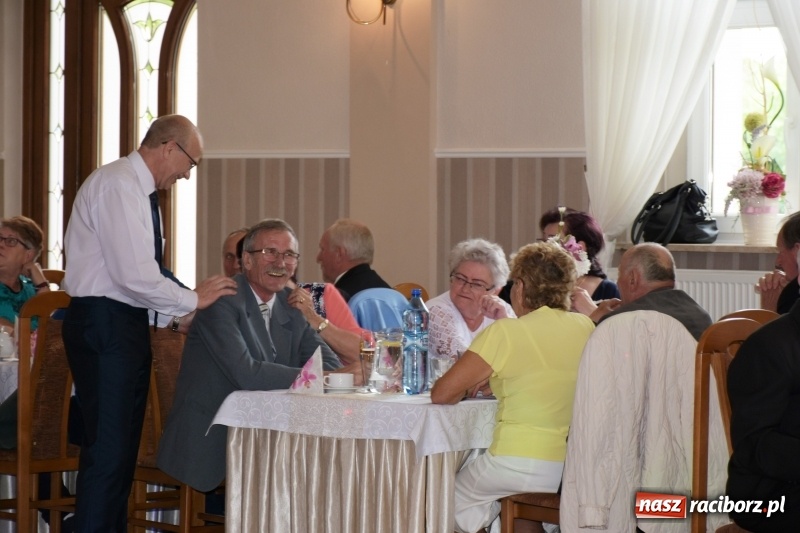 Zdjęcie w galerii na portalu naszraciborz.pl: Dzień Matki i Dzień Ojca świętowali seniorzy  wiadomości z regionu