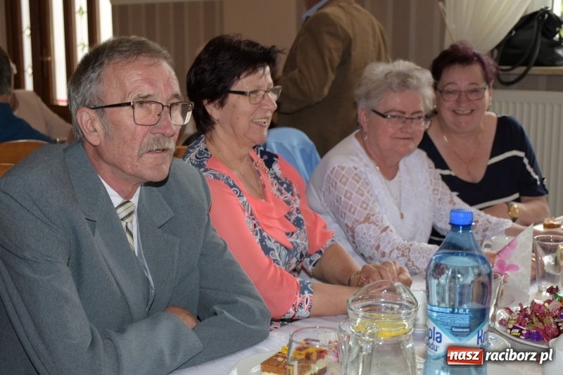 Zdjęcie w galerii na portalu naszraciborz.pl: Dzień Matki i Dzień Ojca świętowali seniorzy  wiadomości z regionu