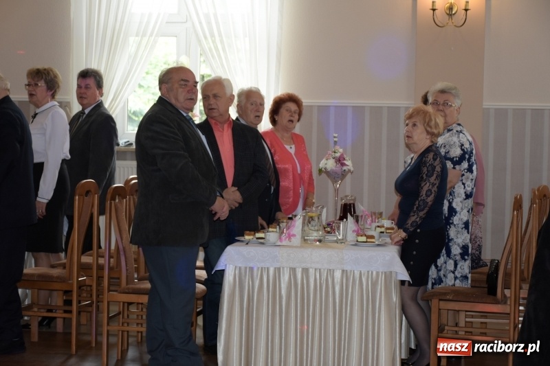 Zdjęcie w galerii na portalu naszraciborz.pl: Dzień Matki i Dzień Ojca świętowali seniorzy  wiadomości z regionu