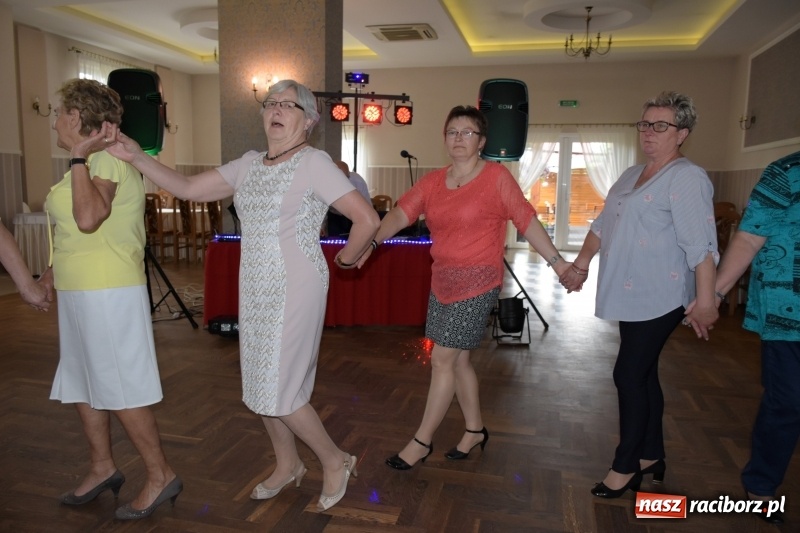 Zdjęcie w galerii na portalu naszraciborz.pl: Dzień Matki i Dzień Ojca świętowali seniorzy  wiadomości z regionu