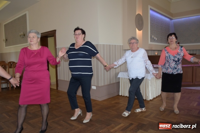 Zdjęcie w galerii na portalu naszraciborz.pl: Dzień Matki i Dzień Ojca świętowali seniorzy  wiadomości z regionu