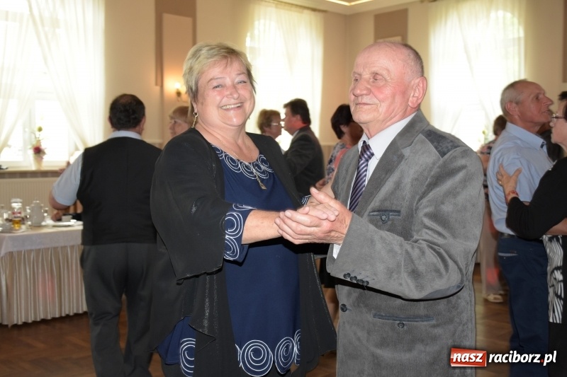 Zdjęcie w galerii na portalu naszraciborz.pl: Dzień Matki i Dzień Ojca świętowali seniorzy  wiadomości z regionu