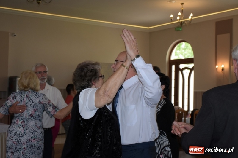 Zdjęcie w galerii na portalu naszraciborz.pl: Dzień Matki i Dzień Ojca świętowali seniorzy  wiadomości z regionu