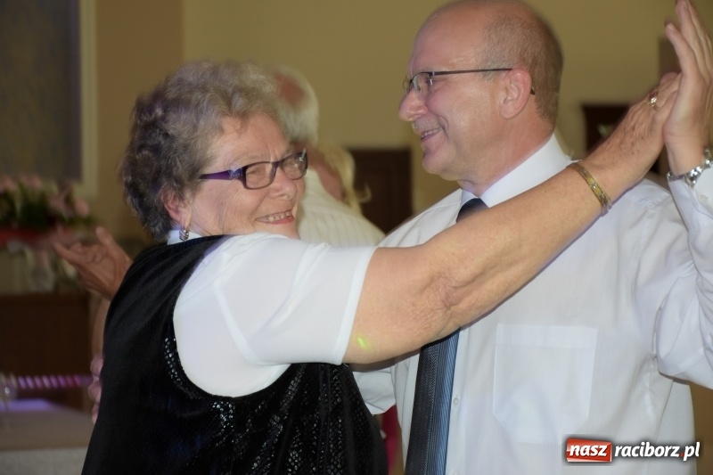 Zdjęcie w galerii na portalu naszraciborz.pl: Dzień Matki i Dzień Ojca świętowali seniorzy  wiadomości z regionu