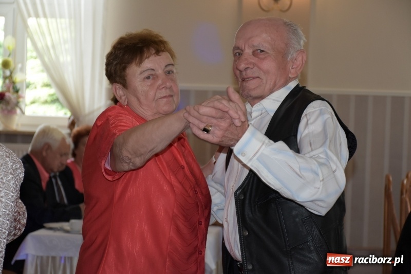 Zdjęcie w galerii na portalu naszraciborz.pl: Dzień Matki i Dzień Ojca świętowali seniorzy  wiadomości z regionu