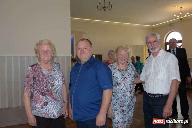 Zdjęcie w galerii na portalu naszraciborz.pl: Dzień Matki i Dzień Ojca świętowali seniorzy  wiadomości z regionu