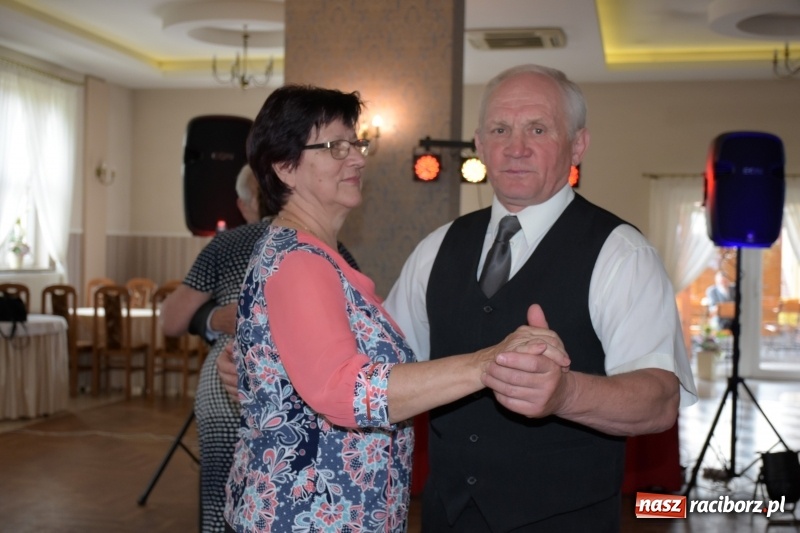 Zdjęcie w galerii na portalu naszraciborz.pl: Dzień Matki i Dzień Ojca świętowali seniorzy  wiadomości z regionu