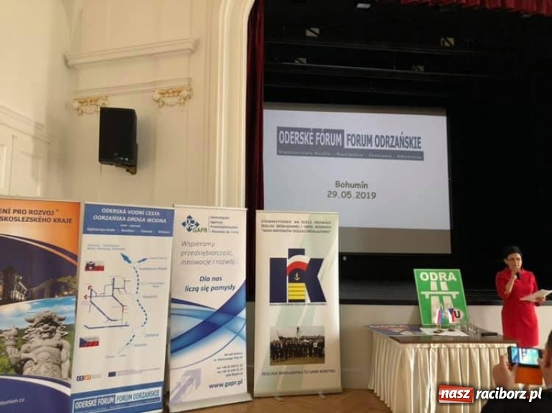 Zdjęcie w galerii na portalu naszraciborz.pl: Na Forum Odrzańskim pokazano przebieg kanału Odra-Dunaj  wiadomości z regionu