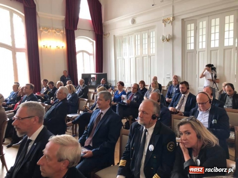 Zdjęcie w galerii na portalu naszraciborz.pl: Na Forum Odrzańskim pokazano przebieg kanału Odra-Dunaj  wiadomości z regionu