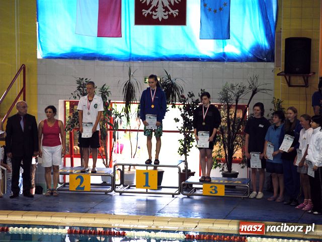 Zdjęcie w galerii na portalu naszraciborz.pl: Pływanie: worek medali dla marszałka  wiadomości z regionu