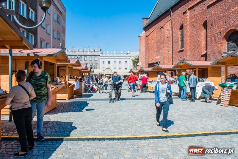 Zdjęcie w galerii na portalu naszraciborz.pl: W Raciborzu rozpoczął się Jarmark św. Marcelego [FOTO] wiadomości z regionu