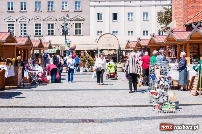 Zdjęcie w galerii na portalu naszraciborz.pl: W Raciborzu rozpoczął się Jarmark św. Marcelego [FOTO] wiadomości z regionu