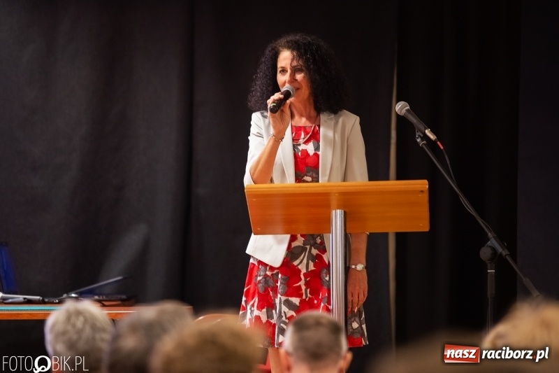 Zdjęcie w galerii na portalu naszraciborz.pl: Finisaż wystawy uczniów Liceum Plastycznego na Zamku Piastowskim wiadomości z regionu