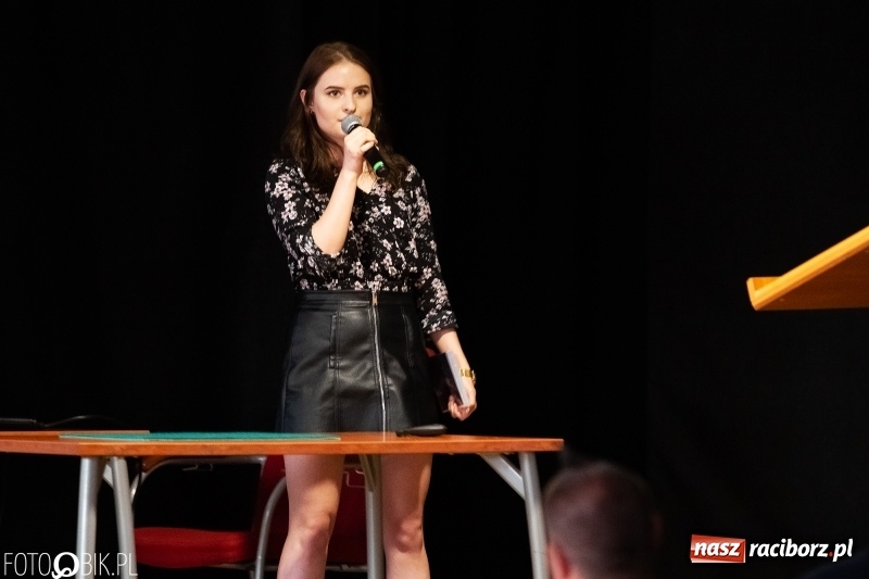 Zdjęcie w galerii na portalu naszraciborz.pl: Finisaż wystawy uczniów Liceum Plastycznego na Zamku Piastowskim wiadomości z regionu