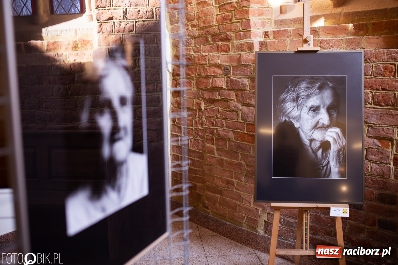 Zdjęcie w galerii na portalu naszraciborz.pl: Finisaż wystawy uczniów Liceum Plastycznego na Zamku Piastowskim wiadomości z regionu