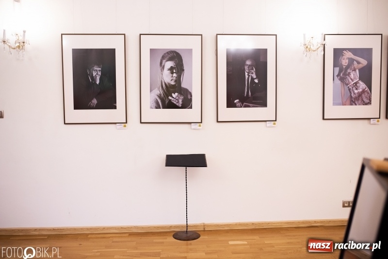 Zdjęcie w galerii na portalu naszraciborz.pl: Finisaż wystawy uczniów Liceum Plastycznego na Zamku Piastowskim wiadomości z regionu