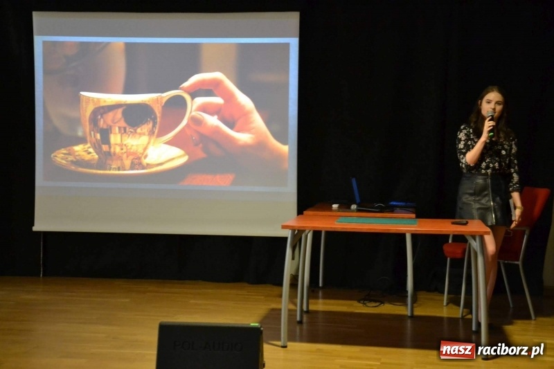 Zdjęcie w galerii na portalu naszraciborz.pl: Finisaż wystawy uczniów Liceum Plastycznego na Zamku Piastowskim wiadomości z regionu