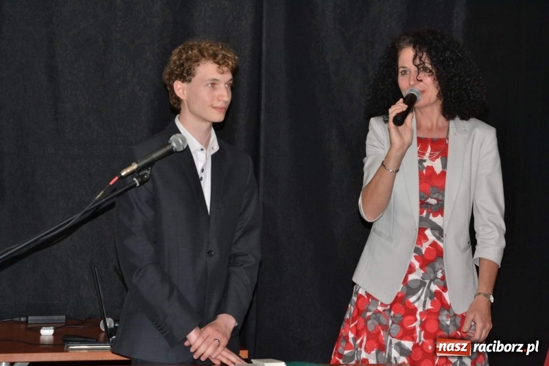 Zdjęcie w galerii na portalu naszraciborz.pl: Finisaż wystawy uczniów Liceum Plastycznego na Zamku Piastowskim wiadomości z regionu