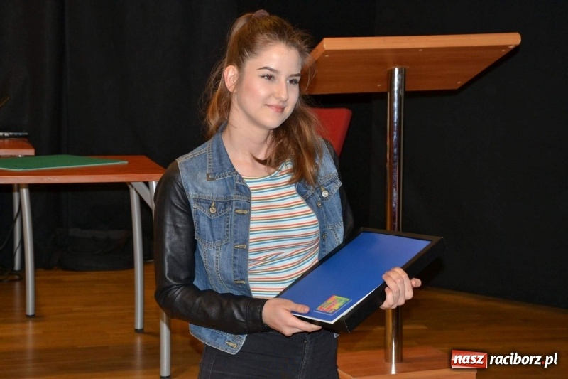 Zdjęcie w galerii na portalu naszraciborz.pl: Finisaż wystawy uczniów Liceum Plastycznego na Zamku Piastowskim wiadomości z regionu