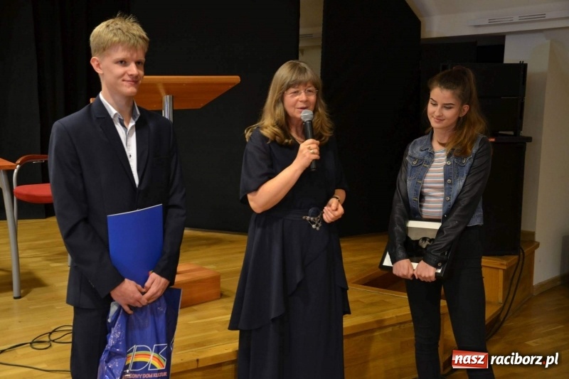 Zdjęcie w galerii na portalu naszraciborz.pl: Finisaż wystawy uczniów Liceum Plastycznego na Zamku Piastowskim wiadomości z regionu