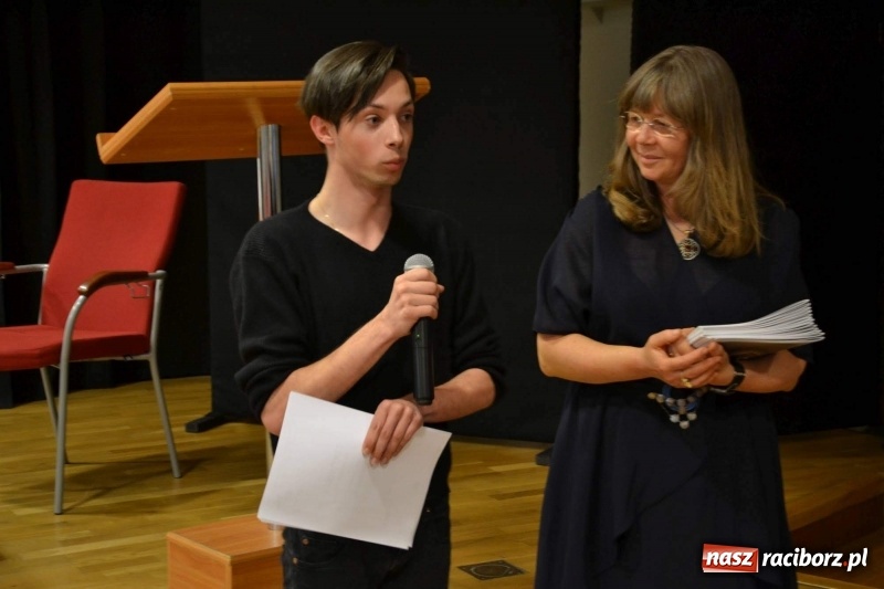 Zdjęcie w galerii na portalu naszraciborz.pl: Finisaż wystawy uczniów Liceum Plastycznego na Zamku Piastowskim wiadomości z regionu