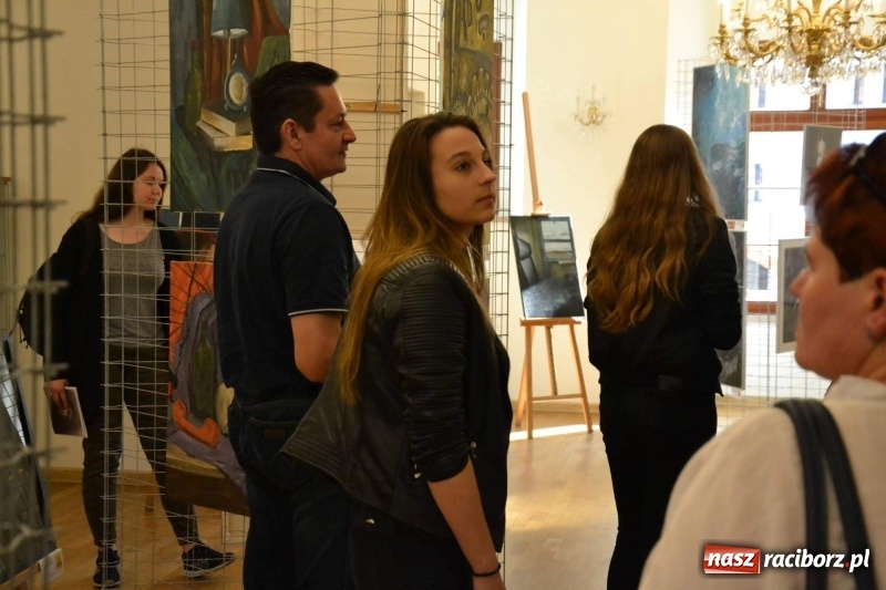 Zdjęcie w galerii na portalu naszraciborz.pl: Finisaż wystawy uczniów Liceum Plastycznego na Zamku Piastowskim wiadomości z regionu