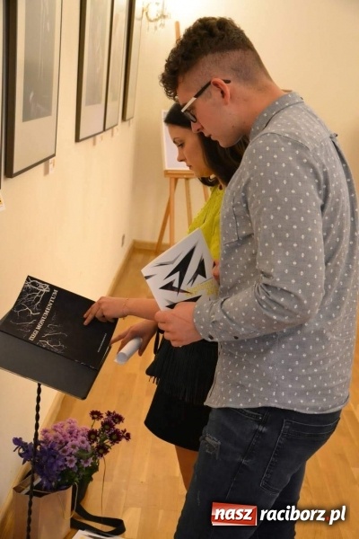 Zdjęcie w galerii na portalu naszraciborz.pl: Finisaż wystawy uczniów Liceum Plastycznego na Zamku Piastowskim wiadomości z regionu