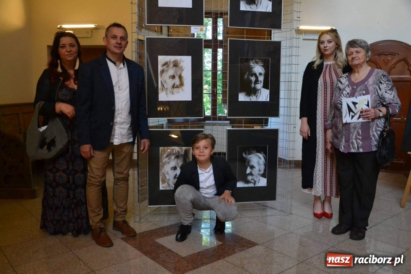 Zdjęcie w galerii na portalu naszraciborz.pl: Finisaż wystawy uczniów Liceum Plastycznego na Zamku Piastowskim wiadomości z regionu