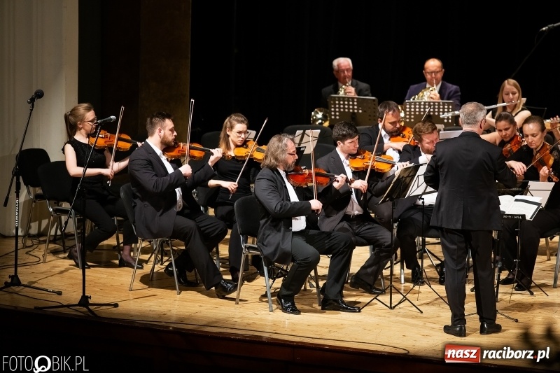 Zdjęcie w galerii na portalu naszraciborz.pl: Koncert Wielcy Raciborzanie w Raciborskim Centrum Kultury [FOTO i WIDEO] wiadomości z regionu